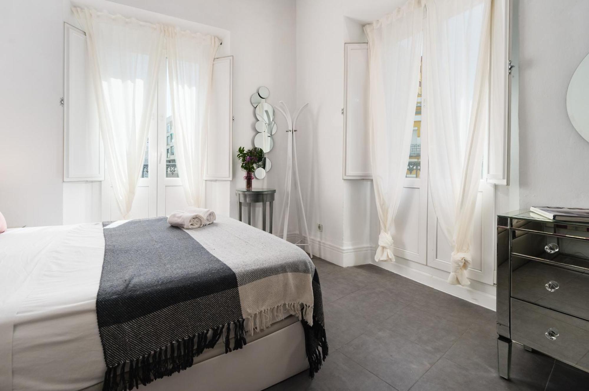 Premium Aft Magdalena Apartment Севиля Екстериор снимка